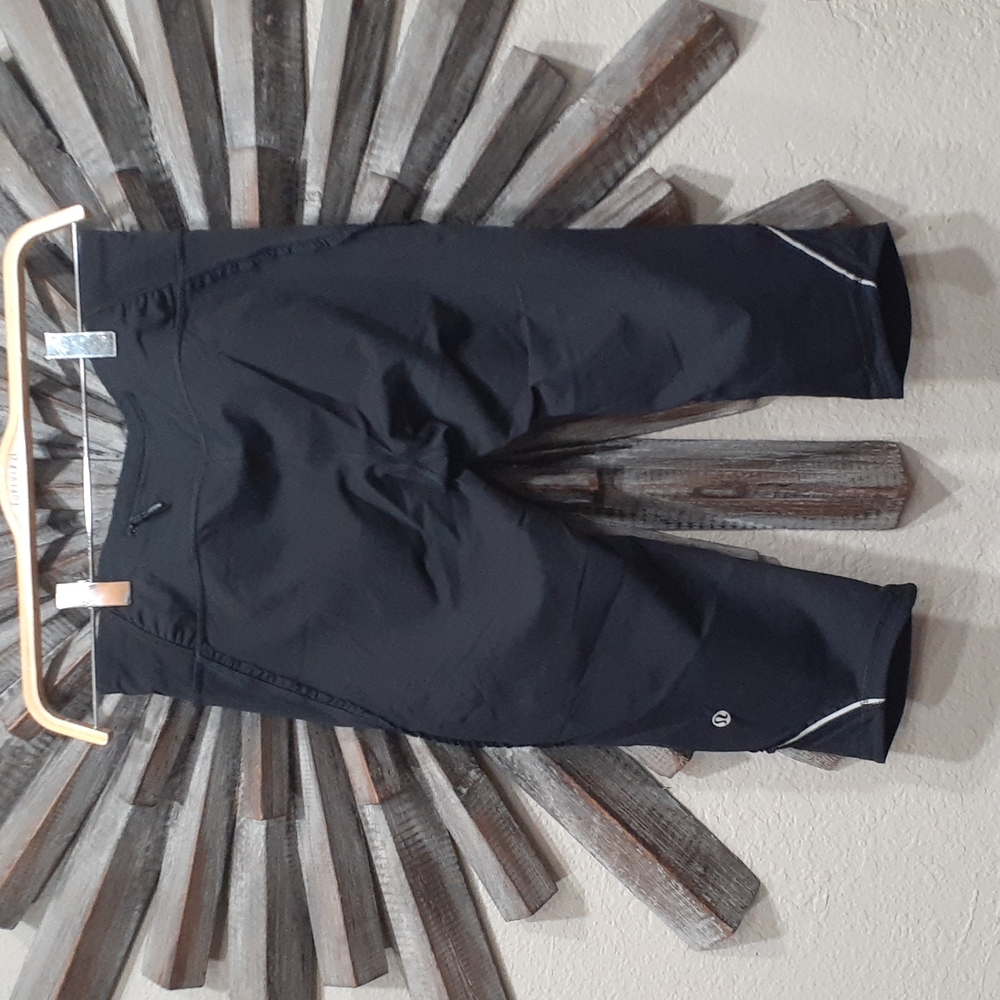 Lululemon Capri Leggings - Picture 2 of 4
